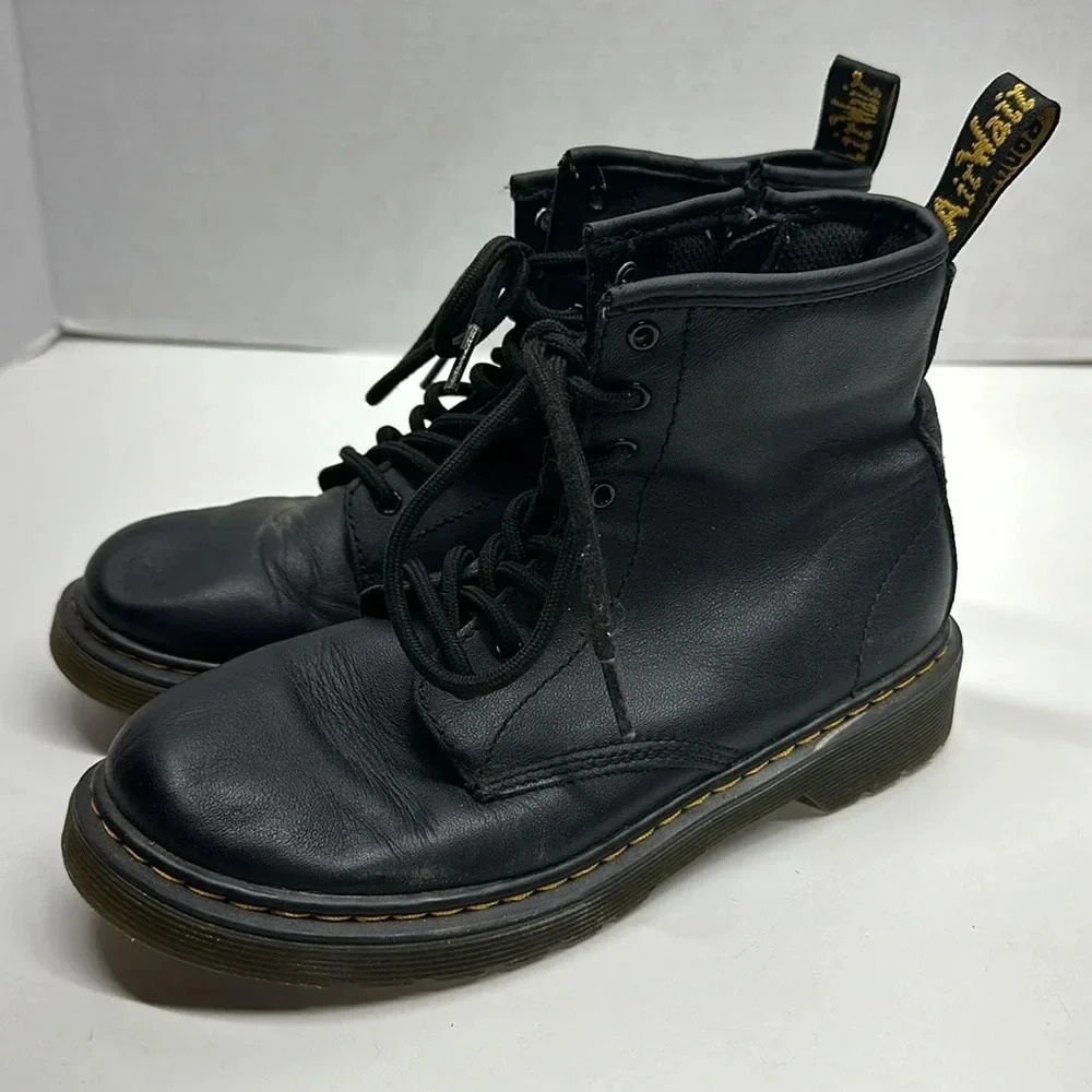 Dr. Martens Docs Delaney Combat Boots 1460 Lace Up Boot Black Leather Womens 5